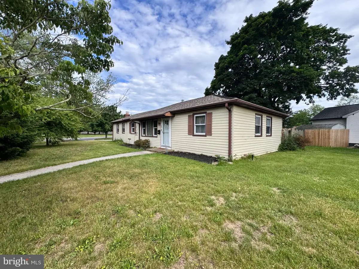 54 Warwick Rd, Stratford, NJ 08084 - #1