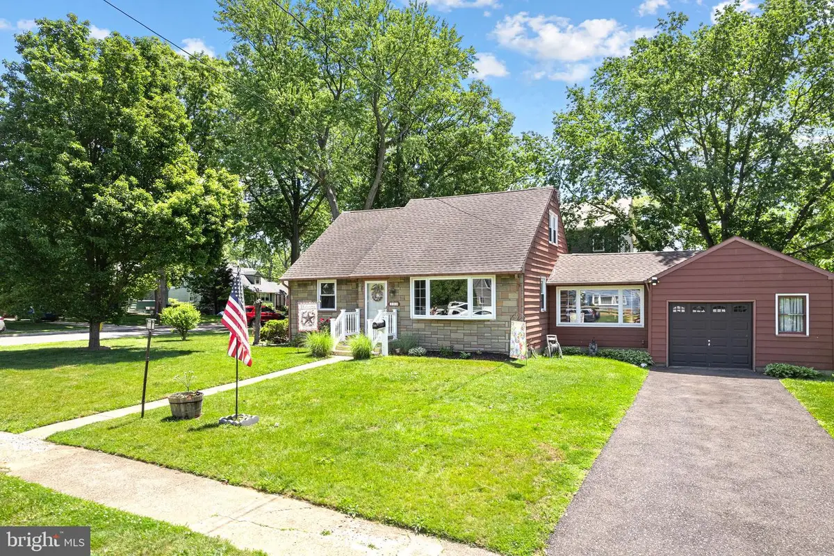300 W 3rd Ave, Barrington, NJ 08007 - #1