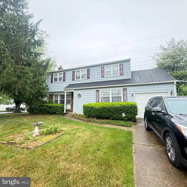 8220 Wyndam Rd, PENNSAUKEN, NJ 08109