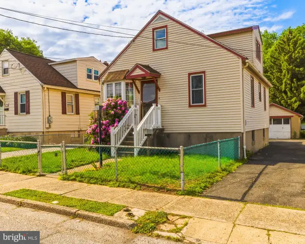 208 Lehigh Ave, GLOUCESTER CITY, NJ 08030
