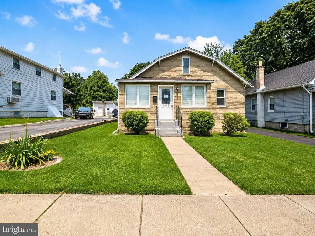 860 Velde Ave, Pennsauken, NJ 08110 - #1