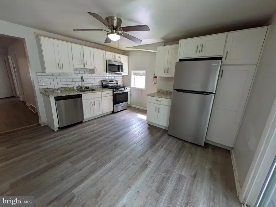 860 Velde Ave, Pennsauken, NJ 08110 - #3