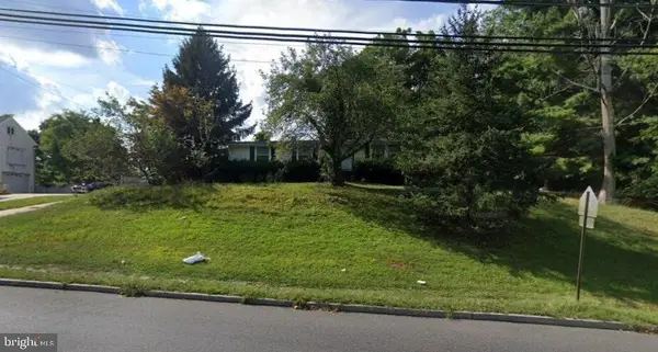 704 Laurel Rd, LINDENWOLD, NJ 08021
