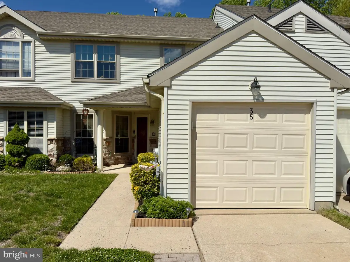 35 Fox Meadow Dr, Sicklerville, NJ 08081 - #1