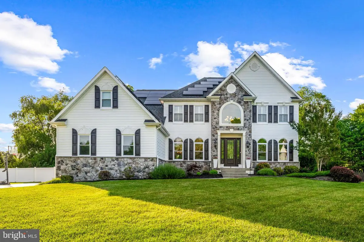 5 Laurel Wood Ct, Laurel Springs, NJ 08021 - #1