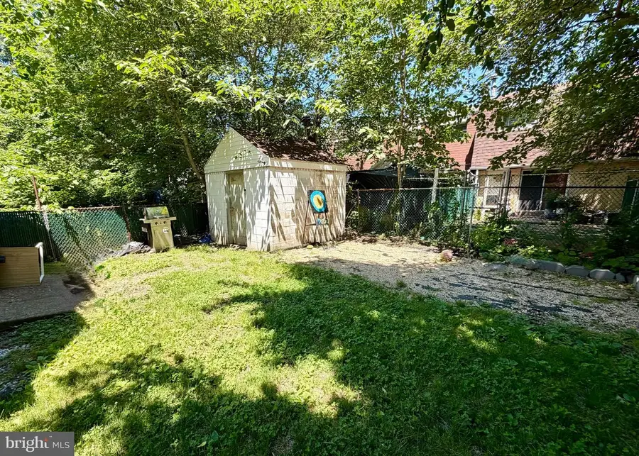 811 Lansdowne Avenue, Camden, NJ 08104 - #2