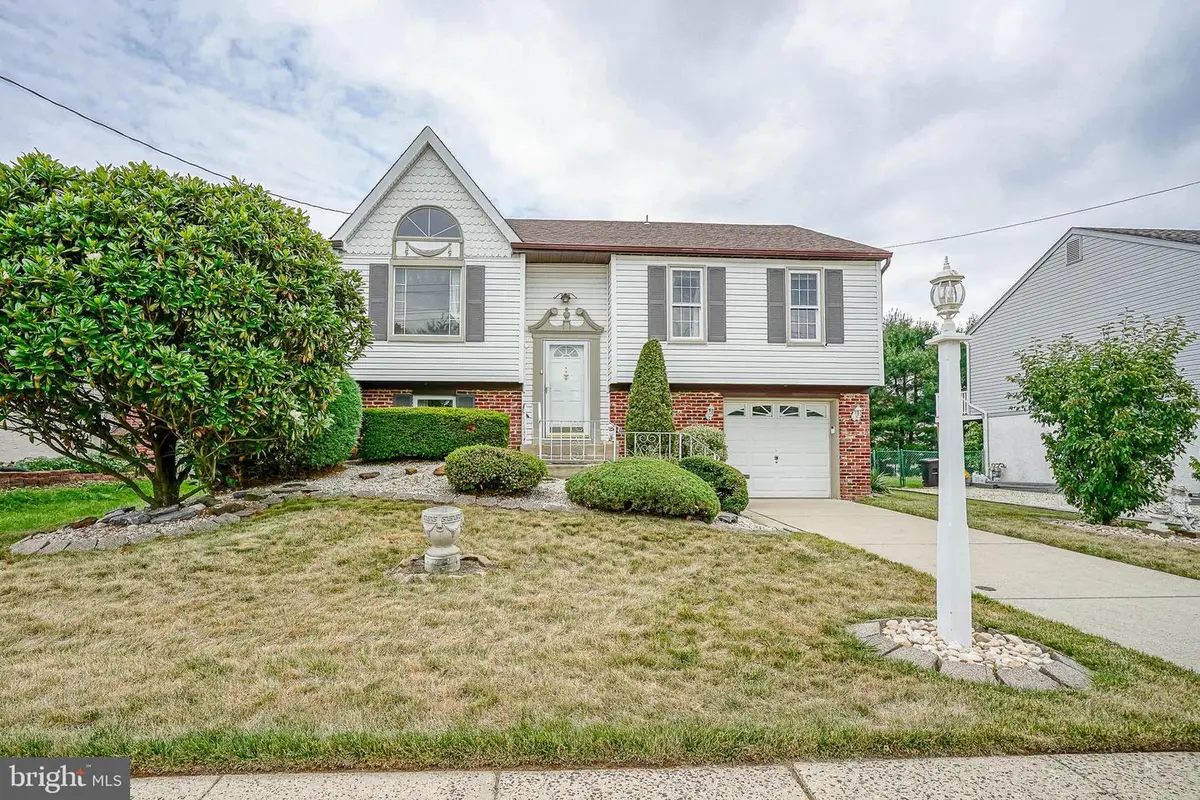 7841 Wyndam Rd, Pennsauken, NJ 08109 - #1