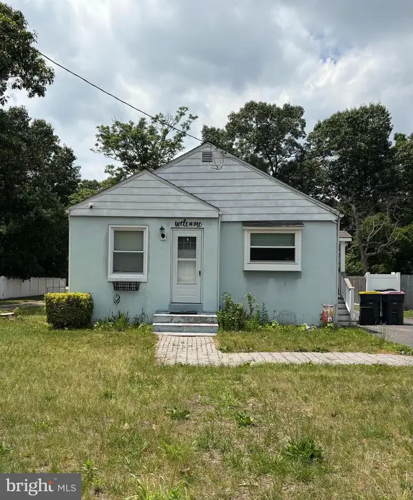406 Oak Ave, WEST BERLIN, NJ 08091