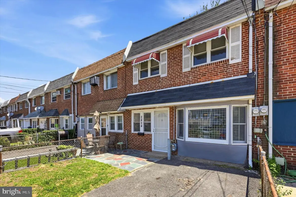 2424 Arnold St, Camden, NJ 08104 - #1