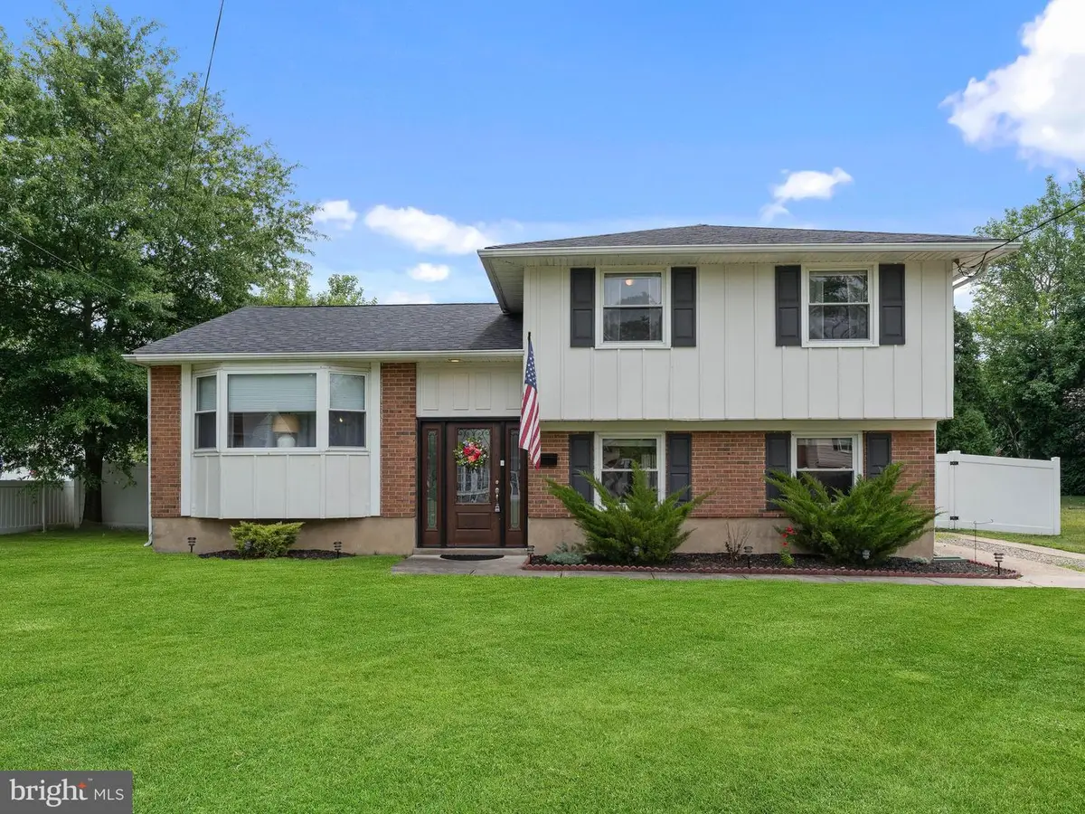 52 Longwood Dr, Stratford, NJ 08084 - #1