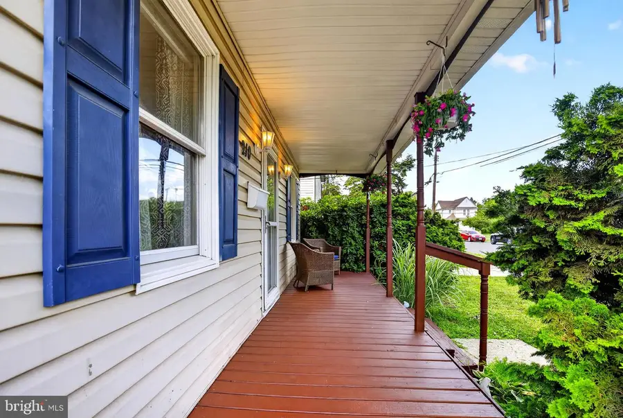 210 Washington Ave, Laurel Springs, NJ 08021 - #2