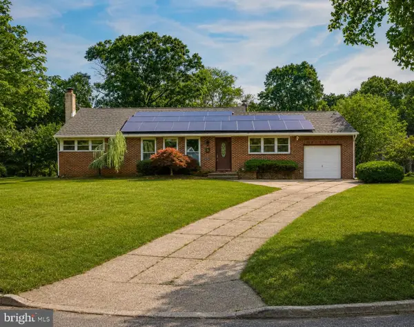 5 Sunset Dr, VOORHEES, NJ 08043
