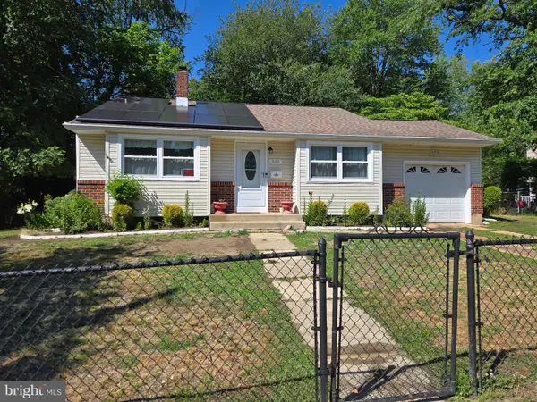 909 Bentley Rd, LINDENWOLD BORO, NJ 08021