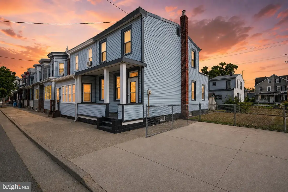 637 Powell St, Gloucester City, NJ 08030 - #1