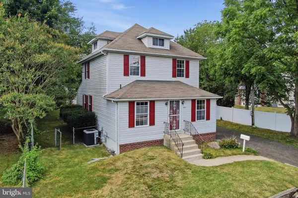 242 Trenton Ave, LAUREL SPRINGS, NJ 08021