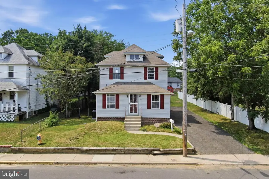 242 Trenton Ave, Laurel Springs, NJ 08021 - #3