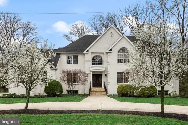18 Cooper Run Dr, CHERRY HILL, NJ 08003