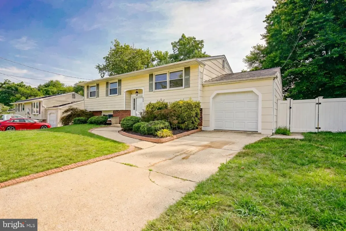 527 Hobart Dr, Clementon, NJ 08021 - #1
