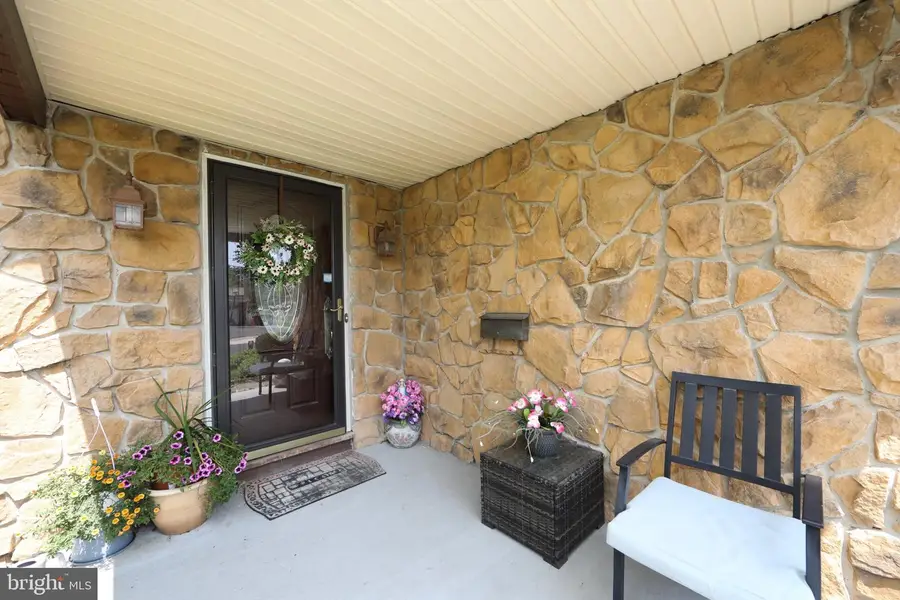 2 Clark Dr, Barrington, NJ 08007 - #3