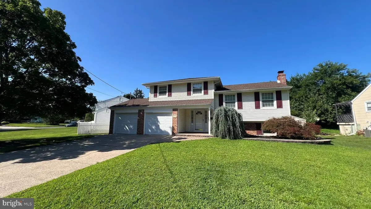 17 Sleepy Hollow Rd, Stratford, NJ 08084 - #1