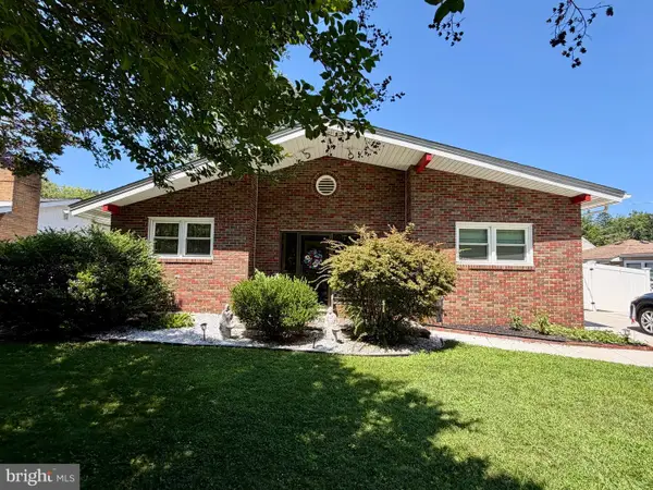 608 Lakeview Ave, LAUREL SPRINGS, NJ 08021