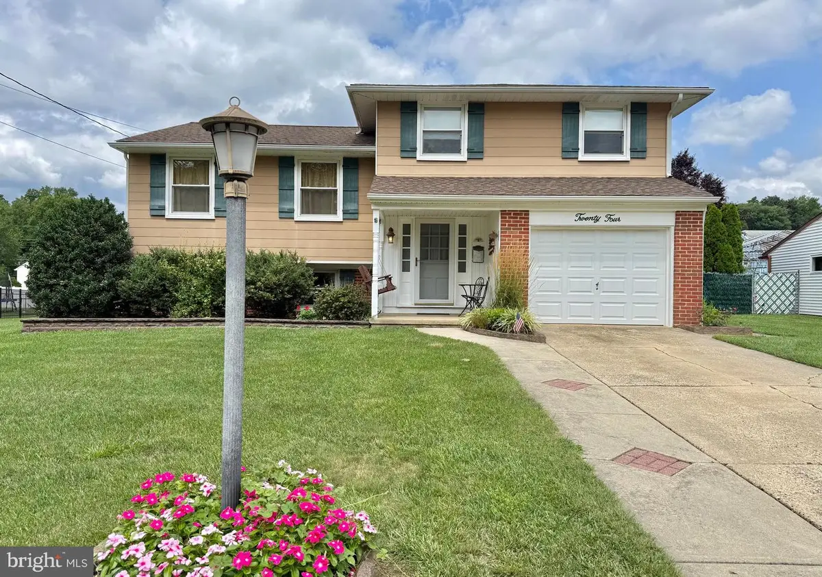 24 Homestead Rd, Stratford, NJ 08084 - #1
