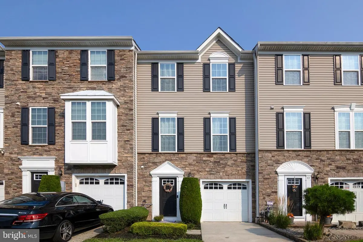 14 Village Green Ln, Sicklerville, NJ 08081 - #1