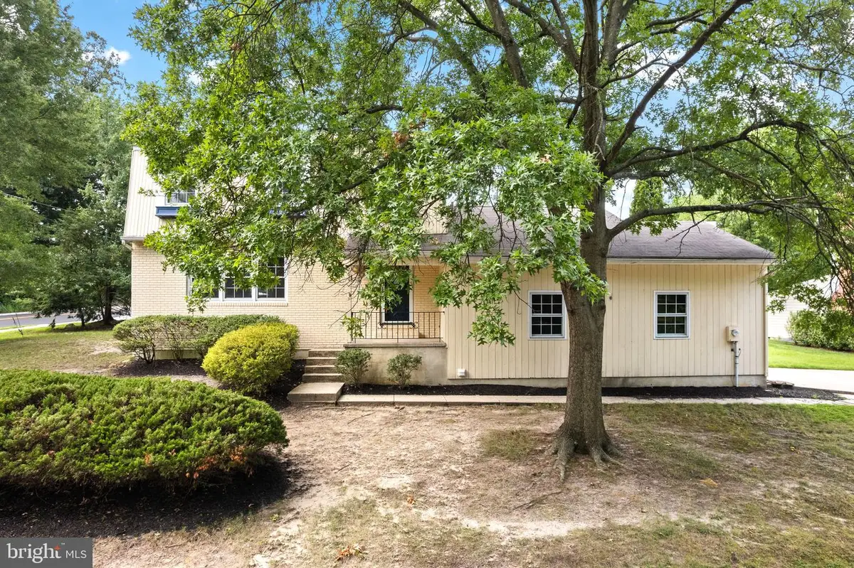 260 Village Ct, Haddonfield, NJ 08033 - #1
