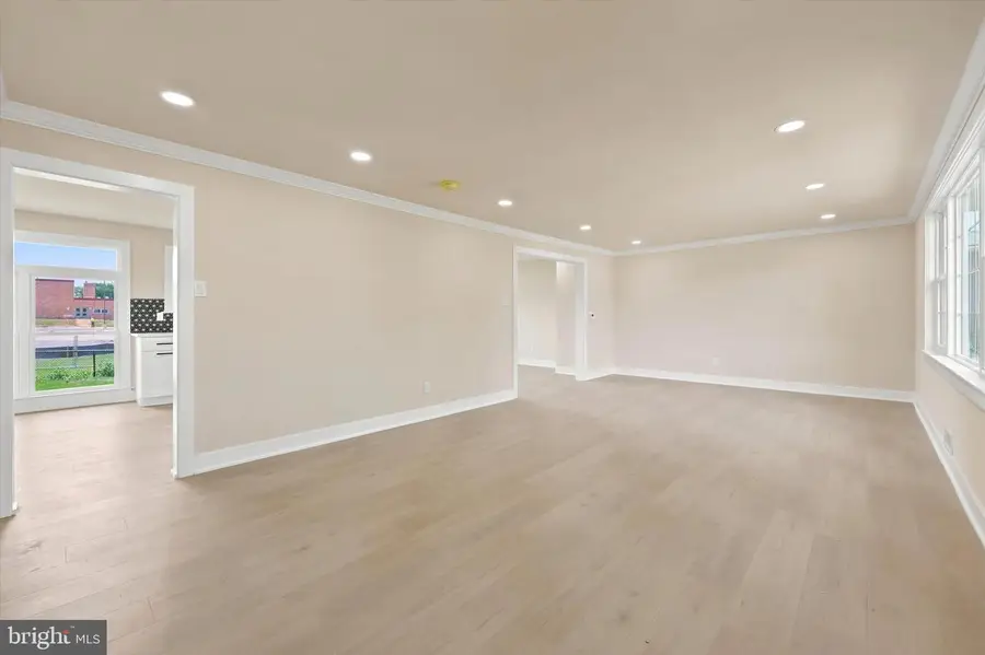 4 Bellows Ln, Cherry Hill, NJ 08002 - #2
