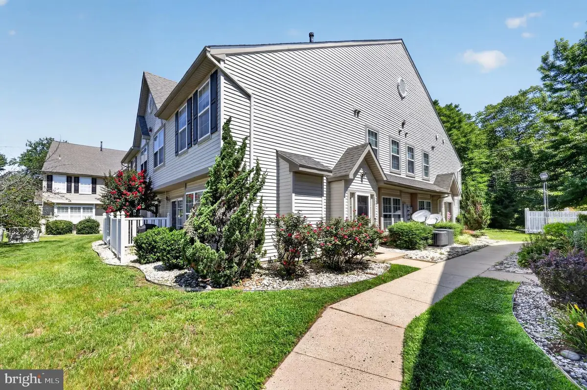 203 Tanglewood Dr, Sicklerville, NJ 08081 - #1