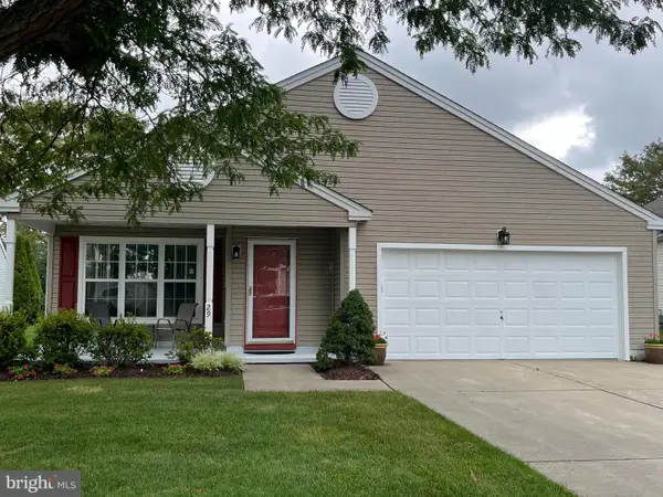 29 Carriage Stop Dr, BERLIN, NJ 08009