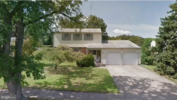 10 Bull Run Rd, LAUREL SPRINGS, NJ 08021
