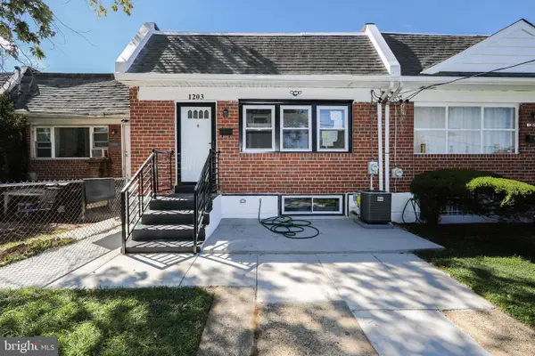 1203 Macarthur Dr, CAMDEN, NJ 08104