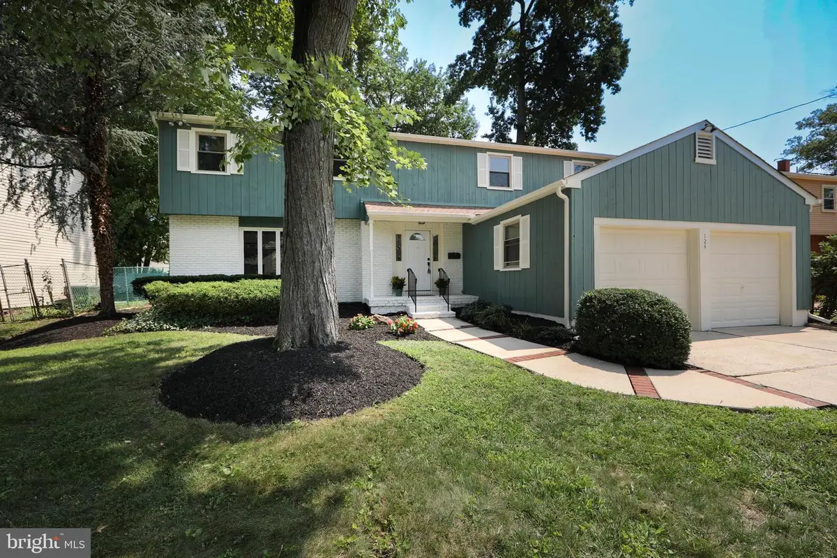 124 Greenvale Rd, Cherry Hill, NJ 08034 - #1