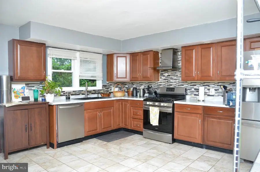 528-530 Vine St, Camden, NJ 08102 - #2