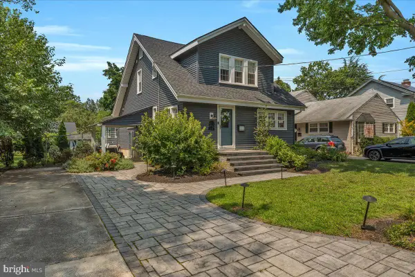 28 Cooper Ave, CHERRY HILL, NJ 08002