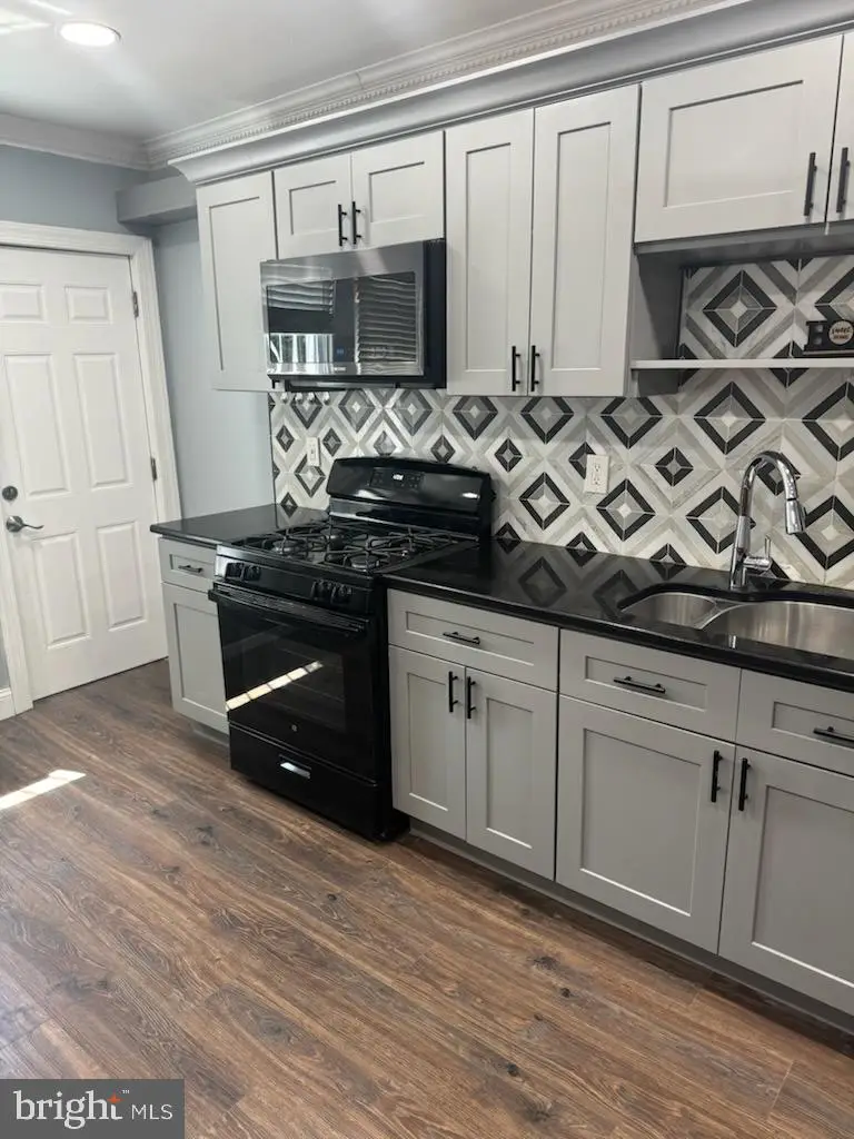 318 Cherry St, Camden, NJ 08103 - #2