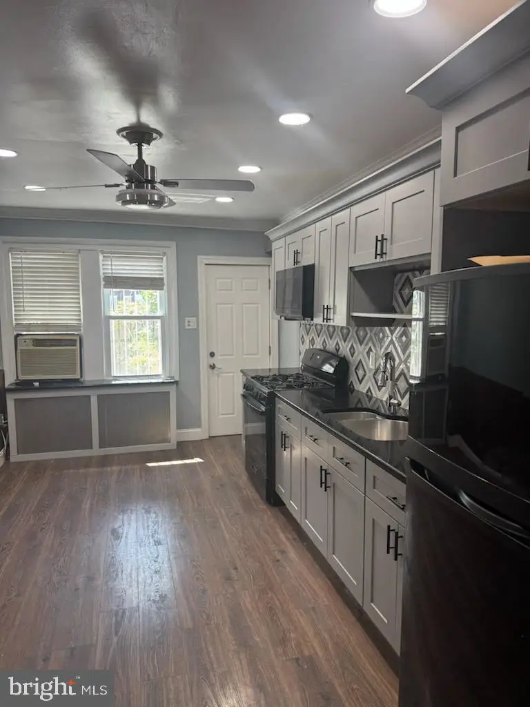 318 Cherry St, Camden, NJ 08103 - #3