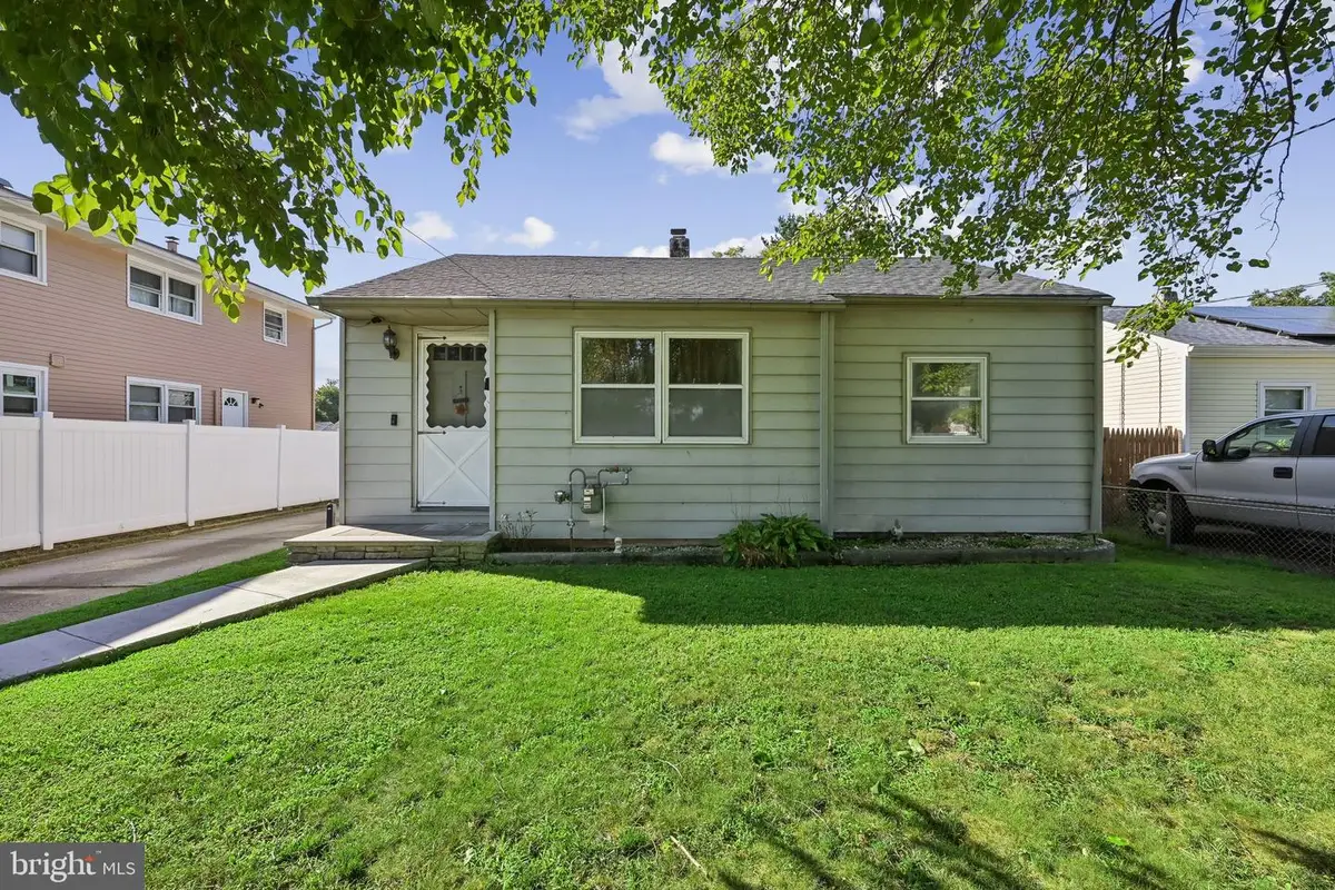 704 W Evesham Rd, Glendora, NJ 08029 - #1