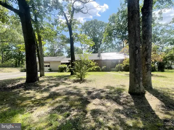 126 E 11th Ave, PINE HILL, NJ 08021