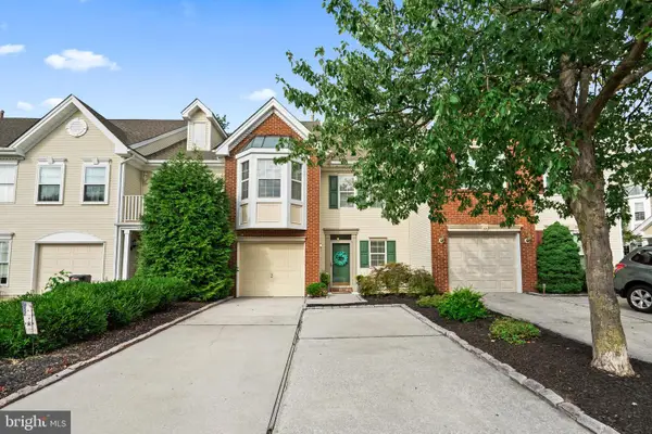 179 La Costa Dr, BLACKWOOD, NJ 08012