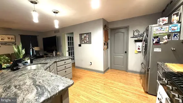 124 Lincoln Ln, BERLIN, NJ 08009