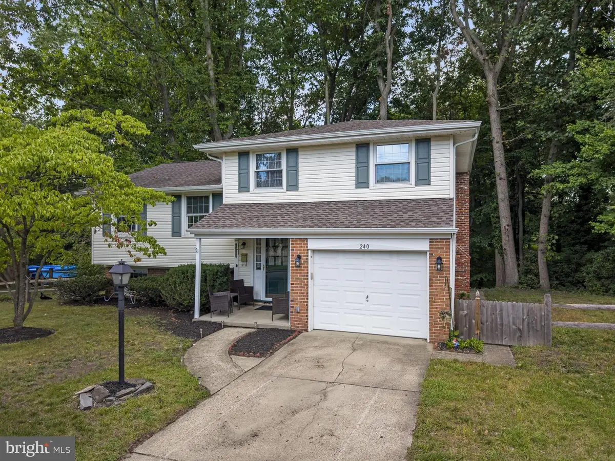 240 Winding Way Rd, Stratford, NJ 08084 - #1