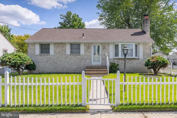 106 Phillips Ave, MAGNOLIA, NJ 08049