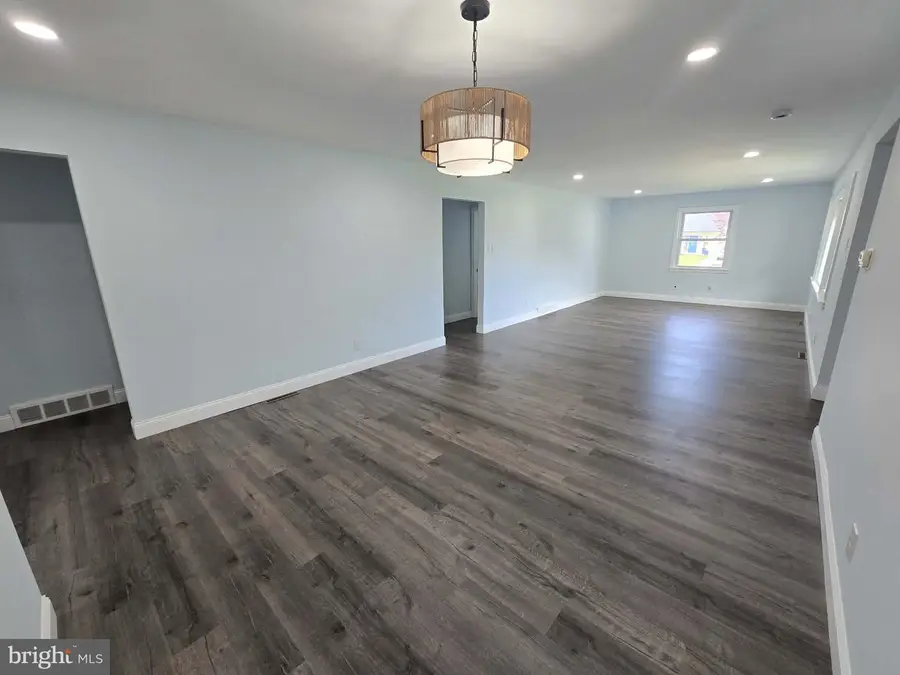 412 Saratoga Dr, Cherry Hill, NJ 08002 - #3