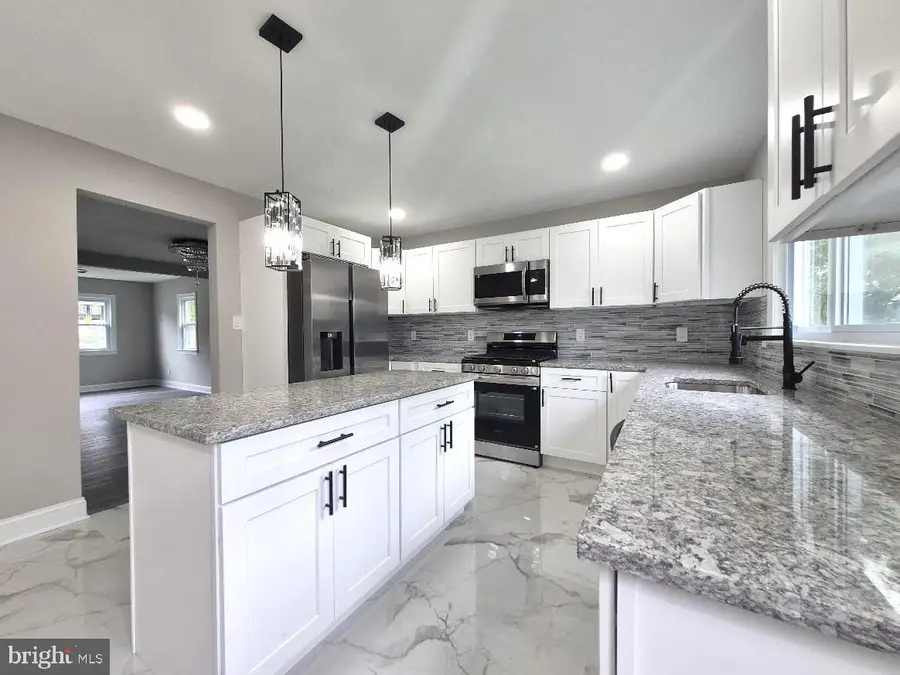 116 W Park Ave, Lindenwold, NJ 08021 - #2