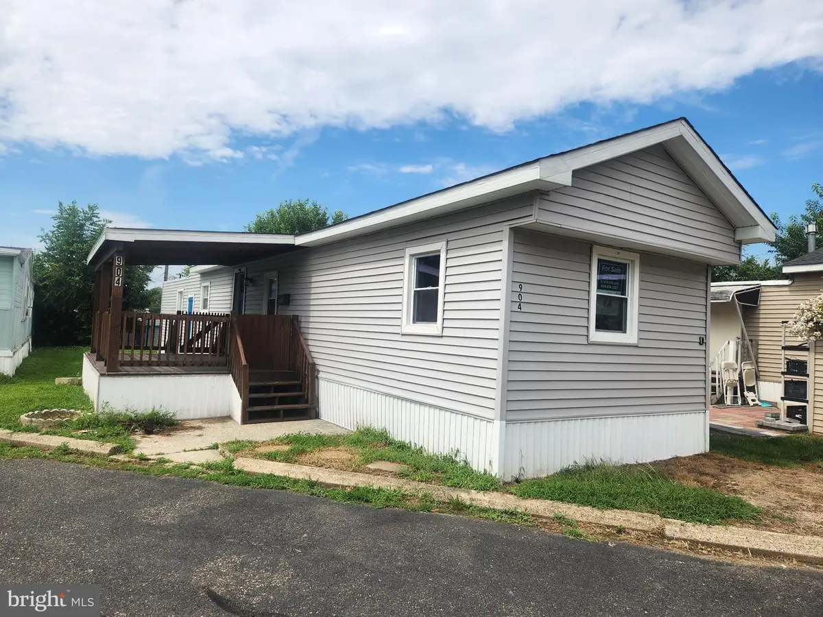 904 Bobwood Ave, Gloucester City, NJ 08030 - #1
