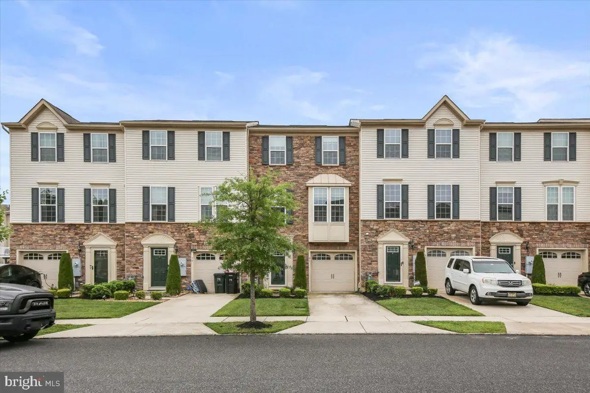 81 Village Green Ln, Sicklerville, NJ 08081 - #1