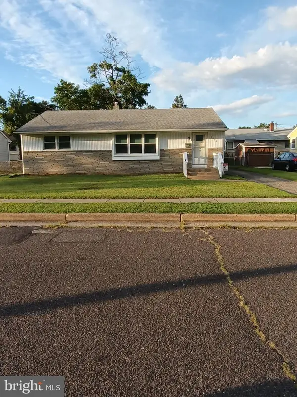 5047 Golfview Dr, PENNSAUKEN, NJ 08109