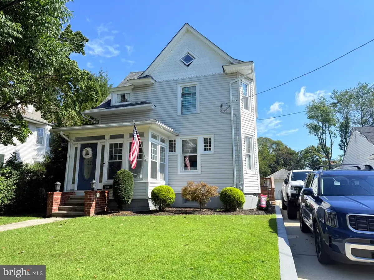 203 S Atlantic Ave E, Stratford, NJ 08084 - #1